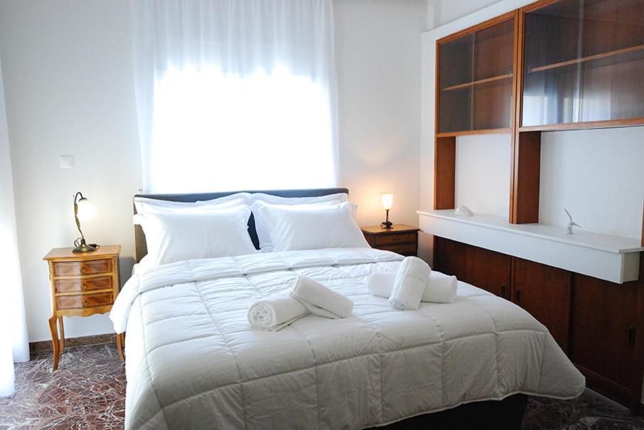 Lovely Boutique 2-bedroom Apartment. Olympia.